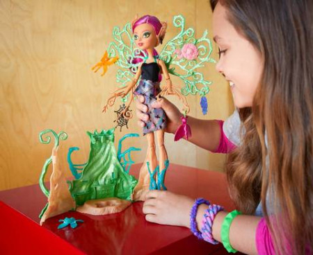 MONSTER HIGH Garden Ghouls Treesa Thornwillow Feature Doll, FCV59 