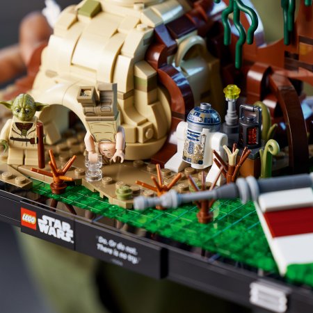 75330 LEGO® Star Wars™ Diorāma: džedu treniņi uz planētas Dagobah™ 75330